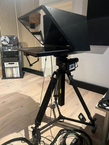 Second Wave Motorisiertes Pedestal Model 30 mit Dolly